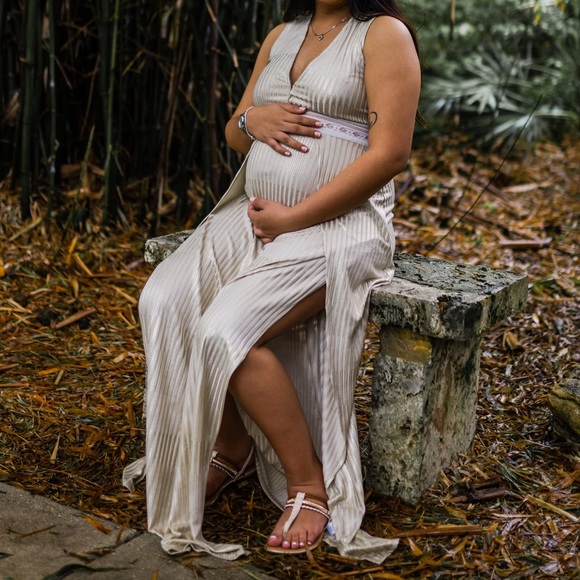 Dress can be used for maternity or regular - Picture 3 of 3